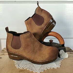 Rustic Dansko FRANKIE Chelsea Clog Ankle Bootie Antique Honey Brown Suede 37 40